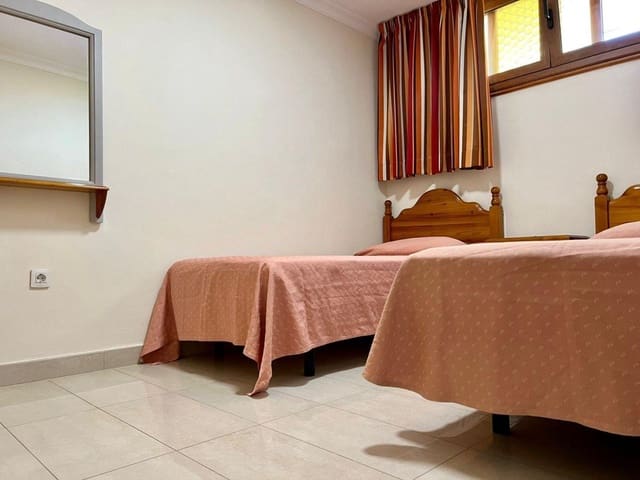 1 makuuhuone Huoneisto vuokrattavana paikassa Playa del Inglés, San Bartolomé de Tirajana mukana uima-altaan - 1 200 € (Ref: 8836941)