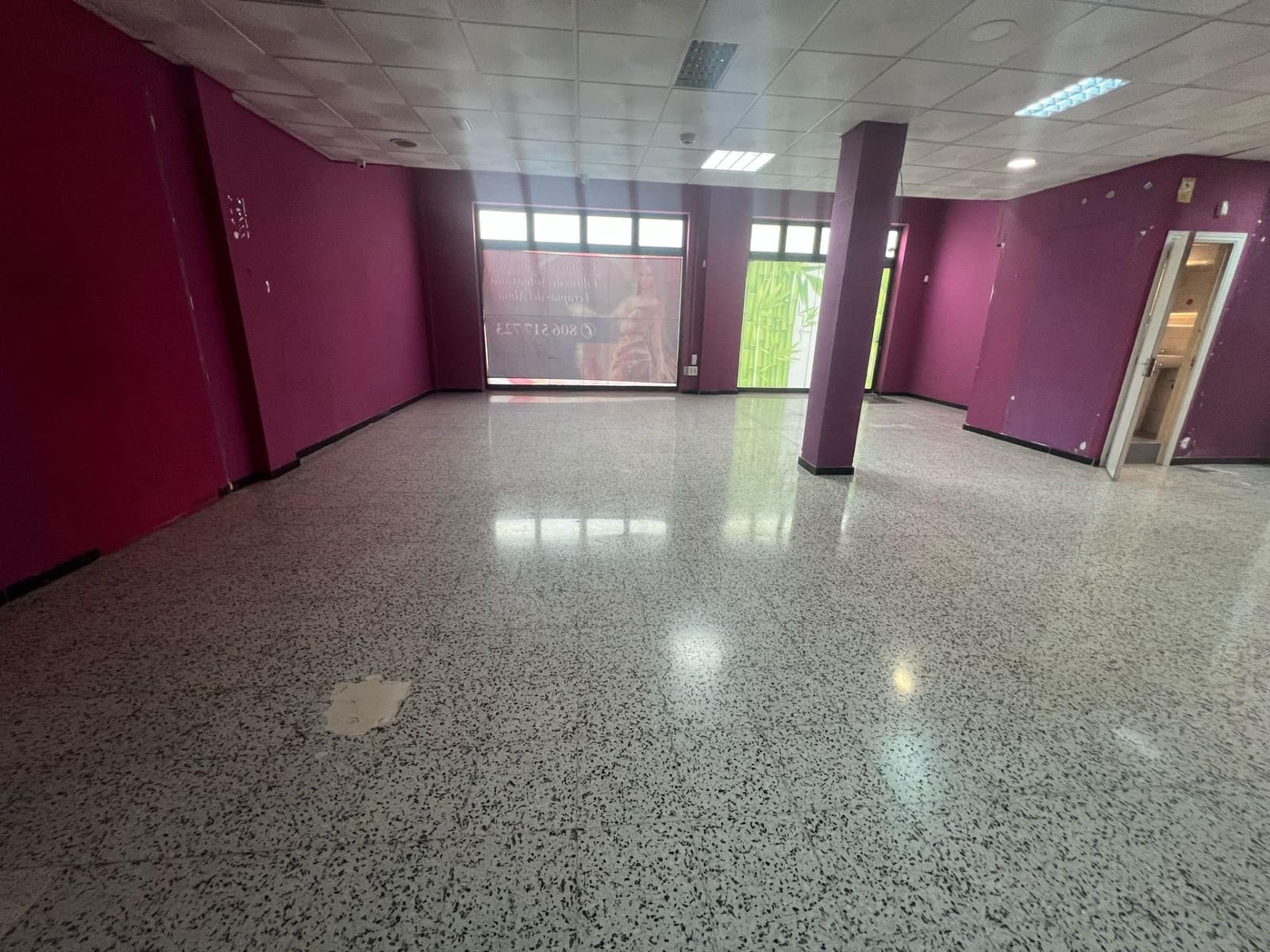 Erhverv til leje i Vecindario - € 1.900 (Ref: 8865160)