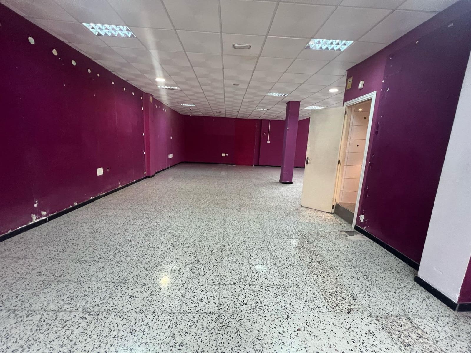 Erhverv til leje i Vecindario - € 1.900 (Ref: 8865160)