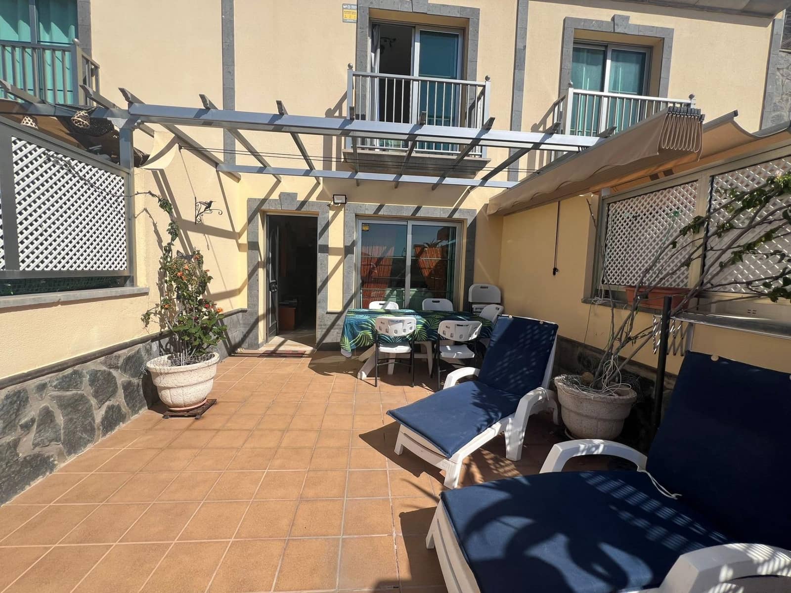 2 soveværelse Rækkehus til salg i Puerto Rico med swimmingpool - € 324.000 (Ref: 9012506)