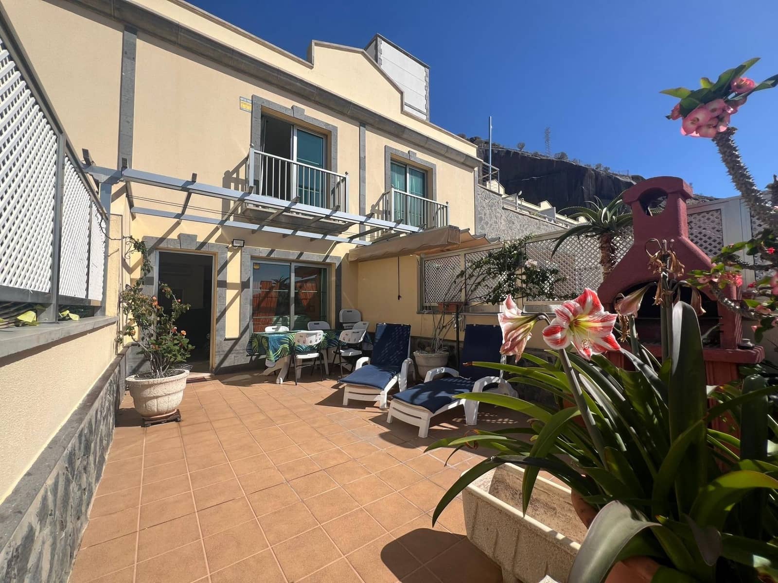 2 soveværelse Rækkehus til salg i Puerto Rico med swimmingpool - € 324.000 (Ref: 9012506)