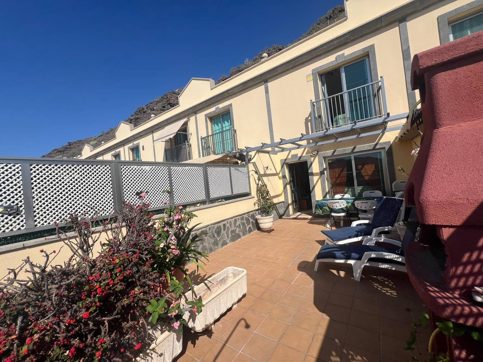 2 soveværelse Rækkehus til salg i Puerto Rico med swimmingpool - € 324.000 (Ref: 9012506)