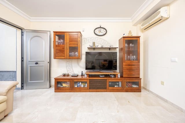 2 makuuhuone Rivitalo myytävänä paikassa Puerto Rico, Mogán mukana uima-altaan - 324 000 € (Ref: 9012506)