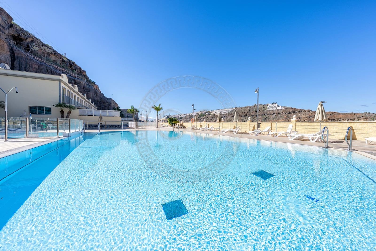 2 sypialnia Dom szeregowy na sprzedaż w Puerto Rico z basenem - 324 000 € (Ref: 9012506)