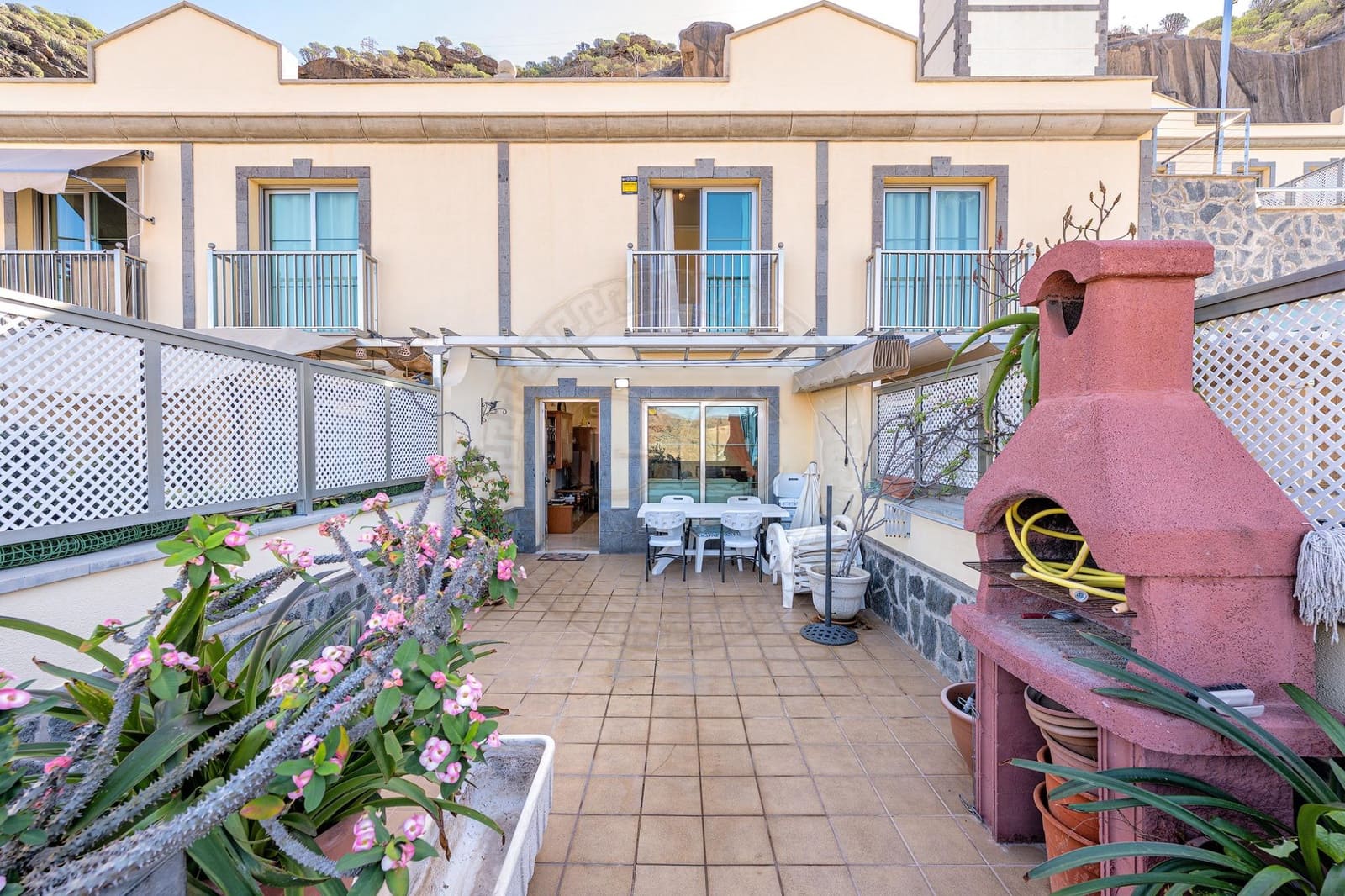 2 sypialnia Dom szeregowy na sprzedaż w Puerto Rico z basenem - 324 000 € (Ref: 9012506)