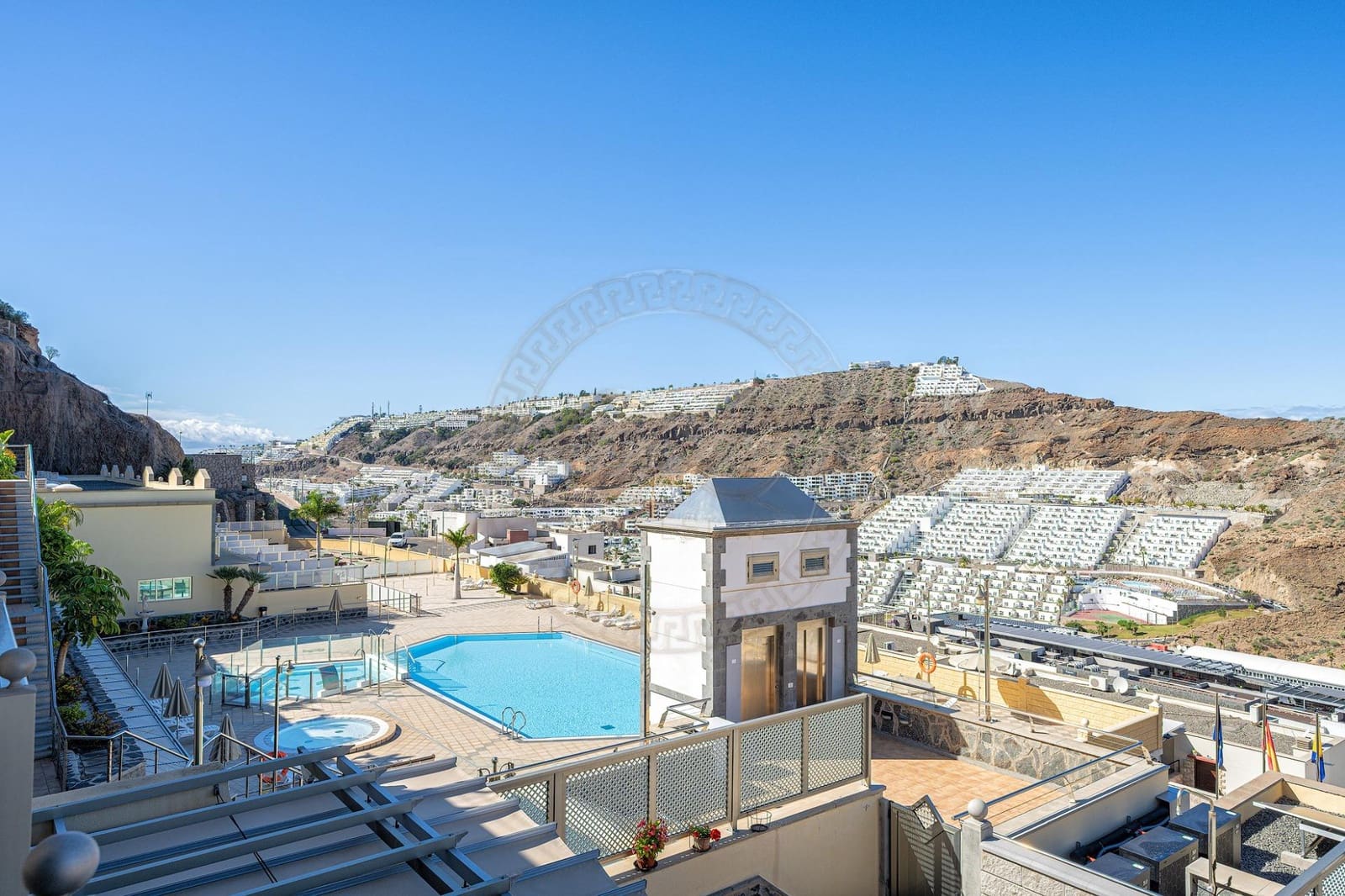 2 sypialnia Dom szeregowy na sprzedaż w Puerto Rico z basenem - 324 000 € (Ref: 9012506)