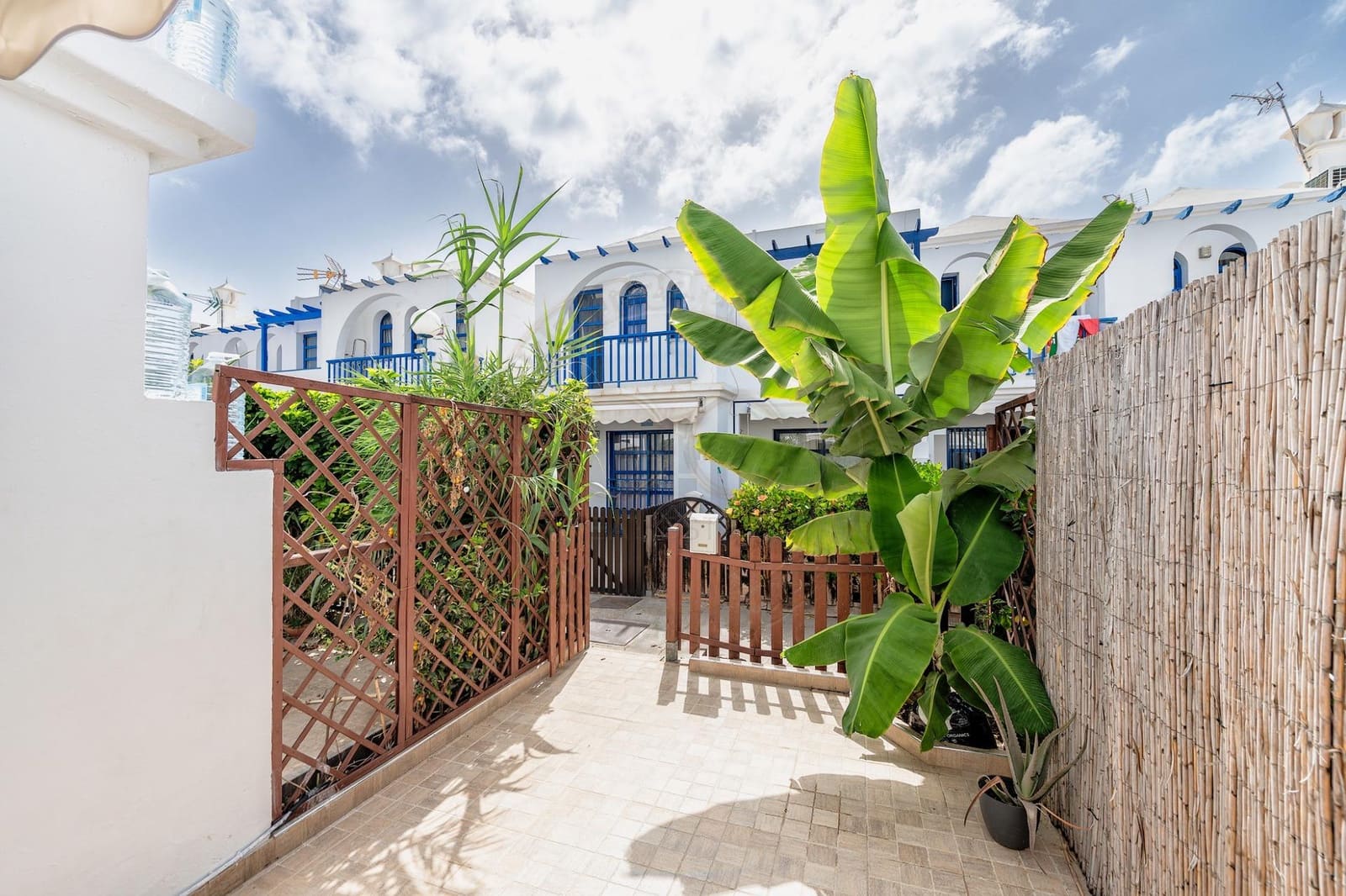1 bedroom Terraced Villa for sale in San Bartolome de Tirajana with pool - € 200,000 (Ref: 9162227)