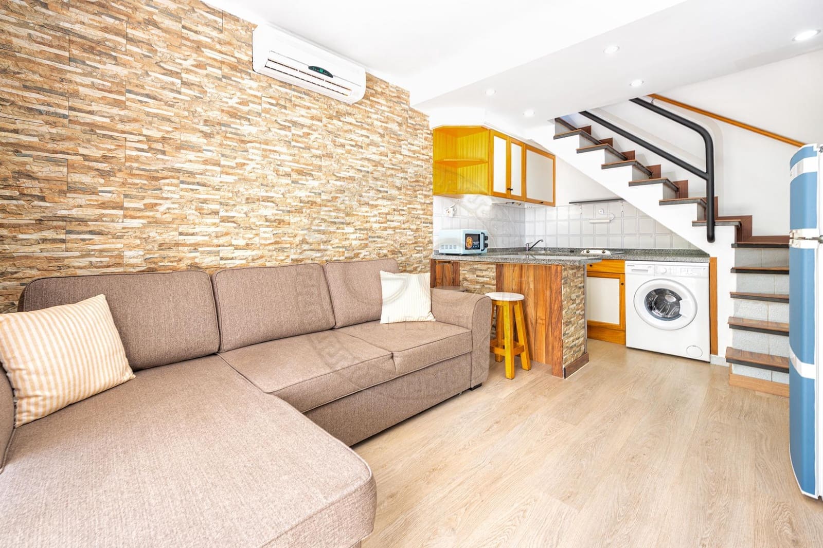 1 bedroom Terraced Villa for sale in San Bartolome de Tirajana with pool - € 200,000 (Ref: 9162227)