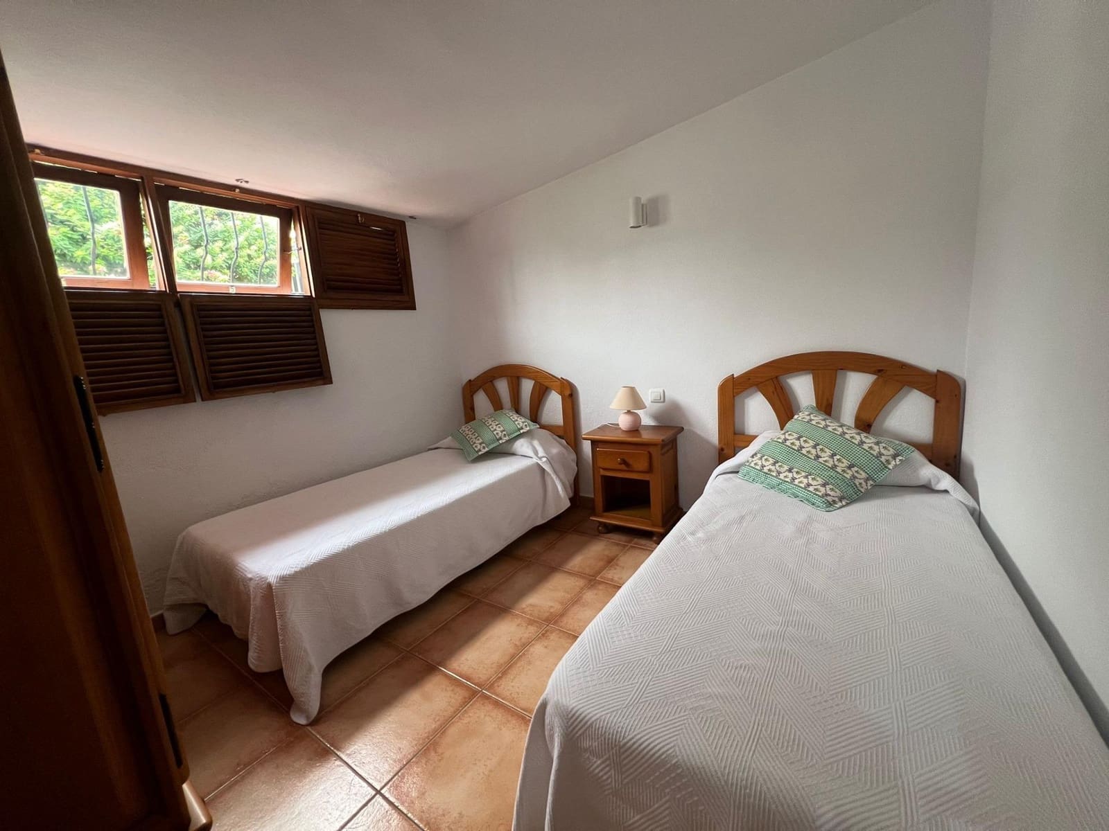 4 slaapkamer Rijtjeshuis te huur in Playa del Ingles met zwembad garage - € 1.800 (Ref: 9177286)