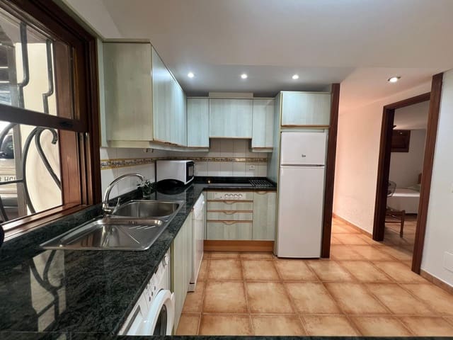 4 slaapkamer Rijtjeshuis te huur in Playa del Inglés, San Bartolomé de Tirajana met zwembad garage - € 1.800 (Ref: 9177286)