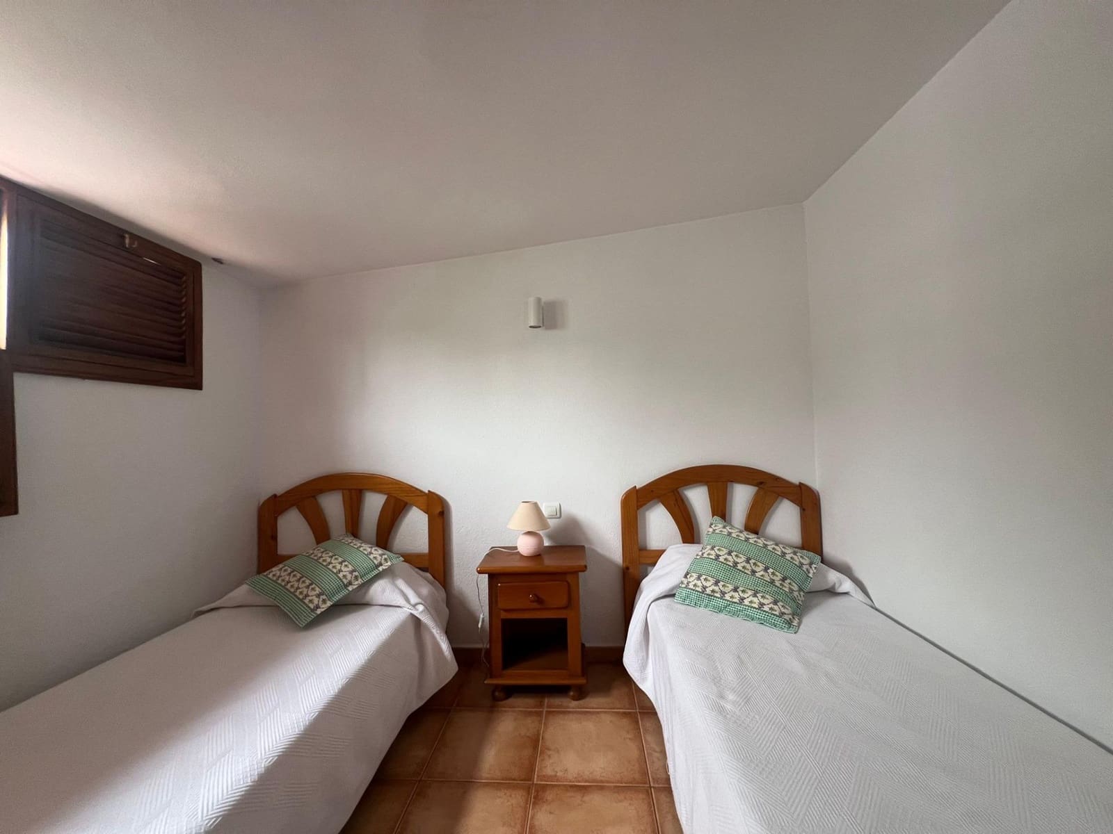 4 slaapkamer Rijtjeshuis te huur in Playa del Ingles met zwembad garage - € 1.800 (Ref: 9177286)