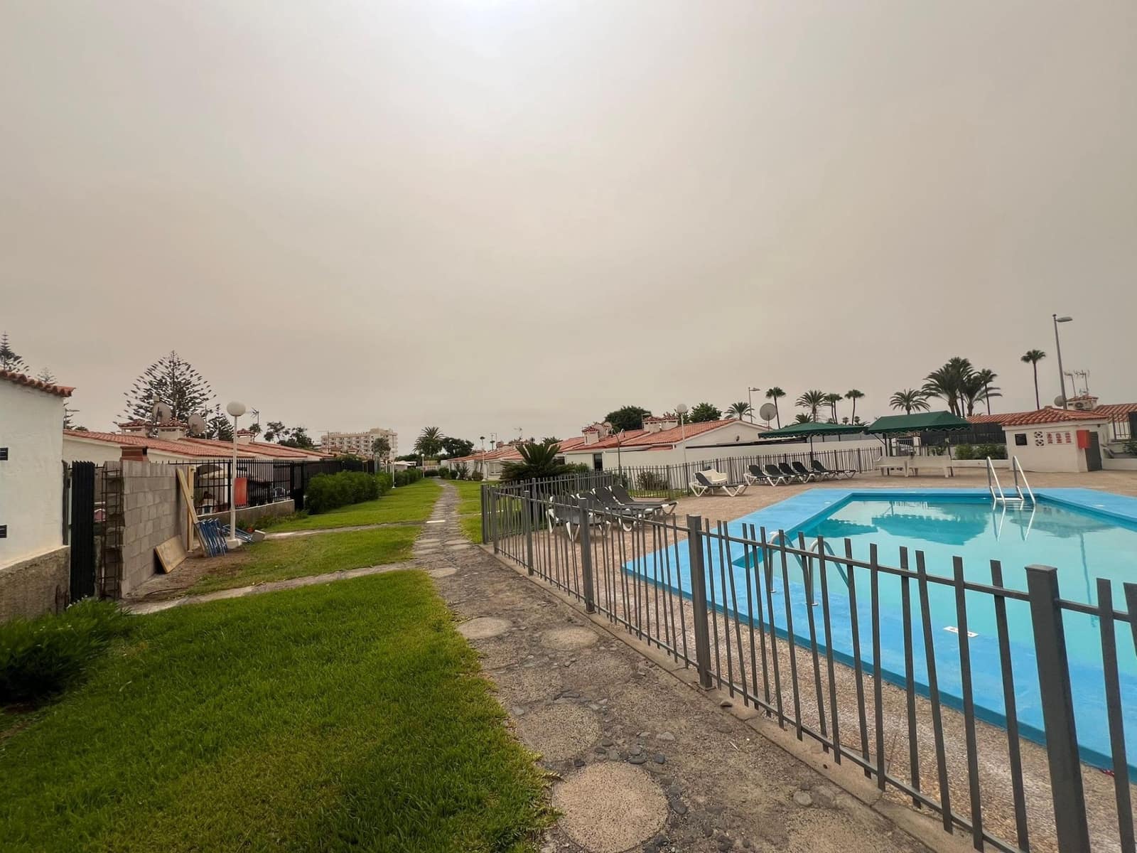 4 slaapkamer Rijtjeshuis te huur in Playa del Ingles met zwembad garage - € 1.800 (Ref: 9177286)