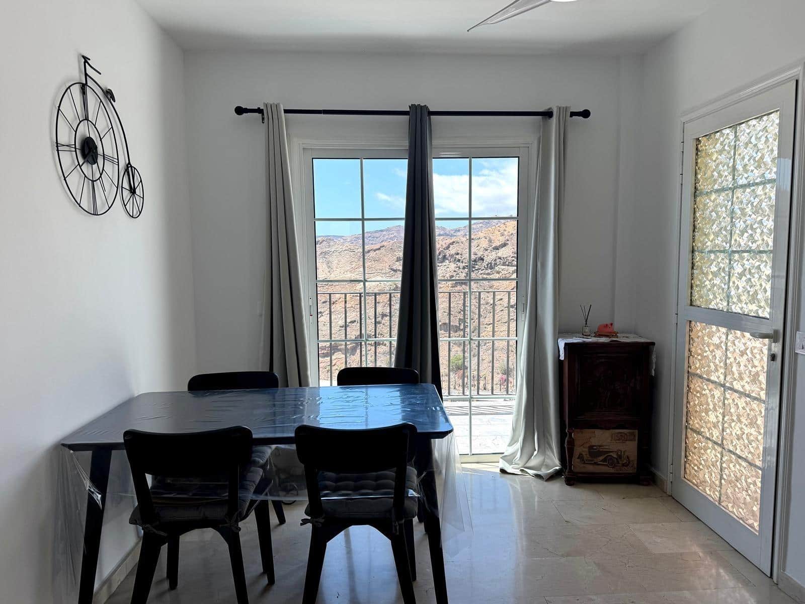 2 soveværelse Bungalow til leje i Puerto Rico med swimmingpool garage - € 1.500 (Ref: 9193749)