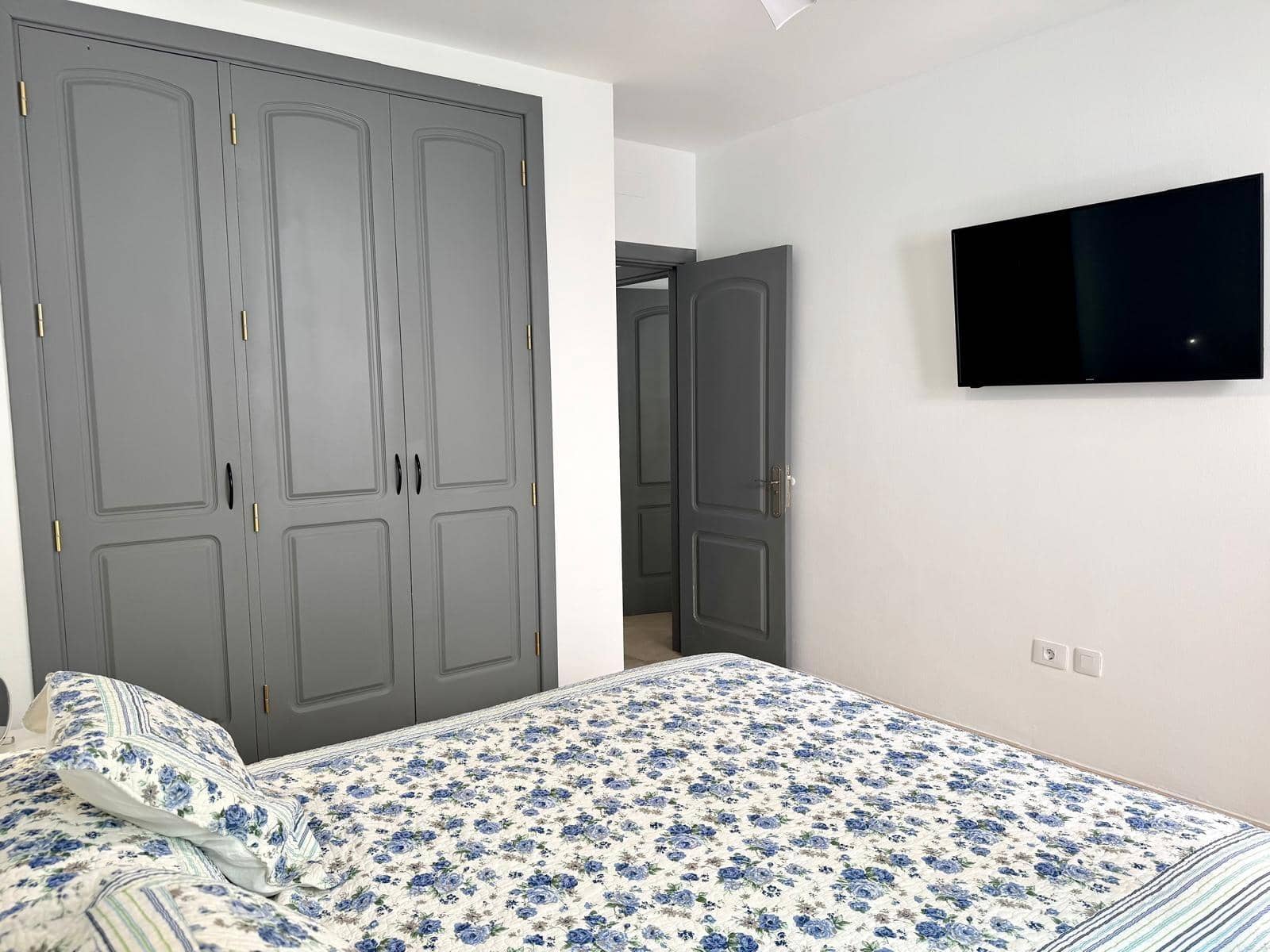 2 soveværelse Bungalow til leje i Puerto Rico med swimmingpool garage - € 1.500 (Ref: 9193749)