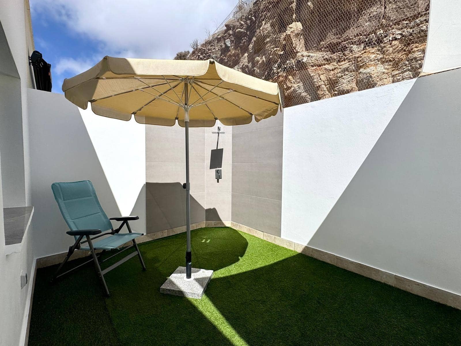 2 soveværelse Bungalow til leje i Puerto Rico med swimmingpool garage - € 1.500 (Ref: 9193749)