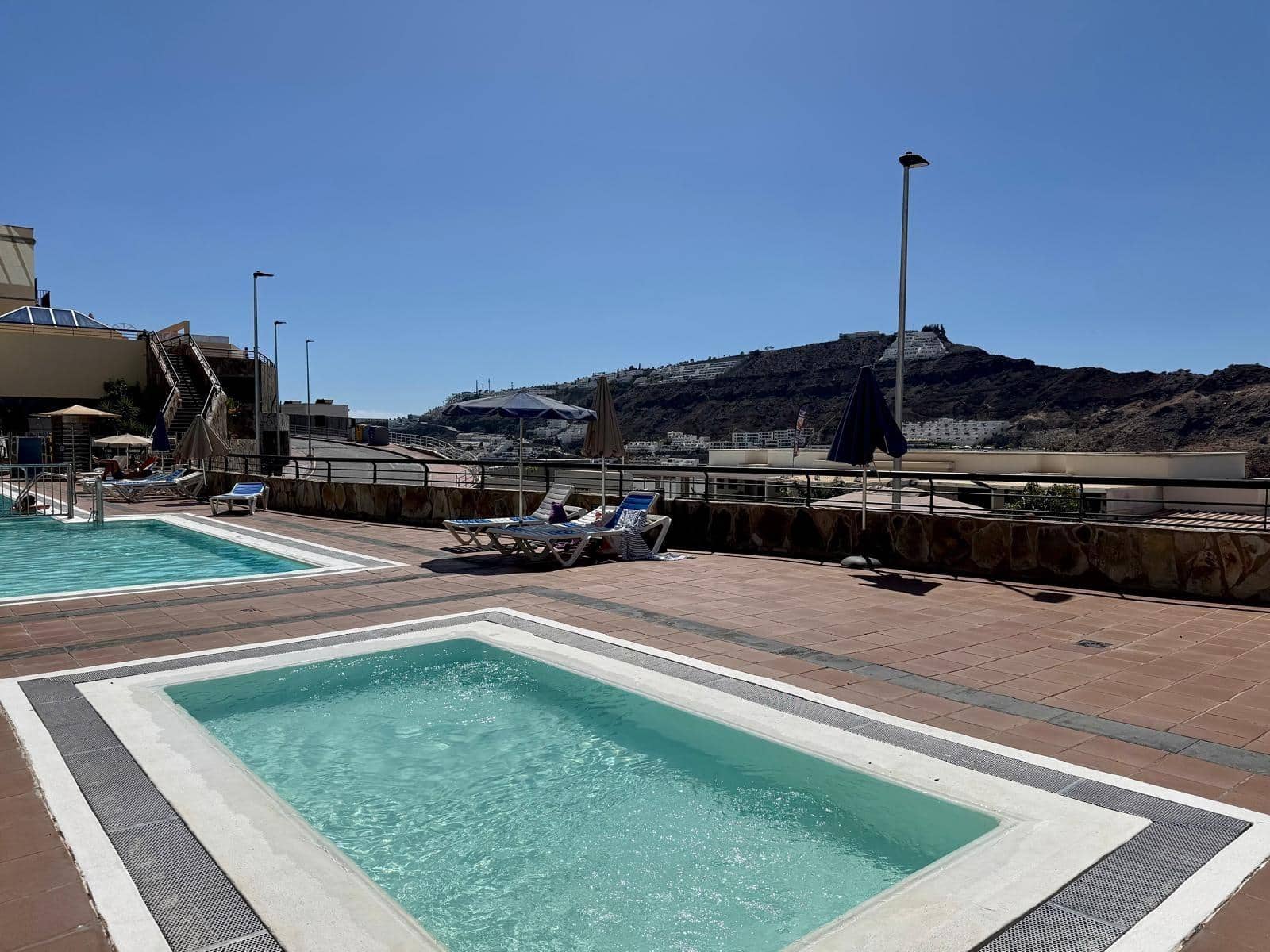 2 soveværelse Bungalow til leje i Puerto Rico med swimmingpool garage - € 1.500 (Ref: 9193749)