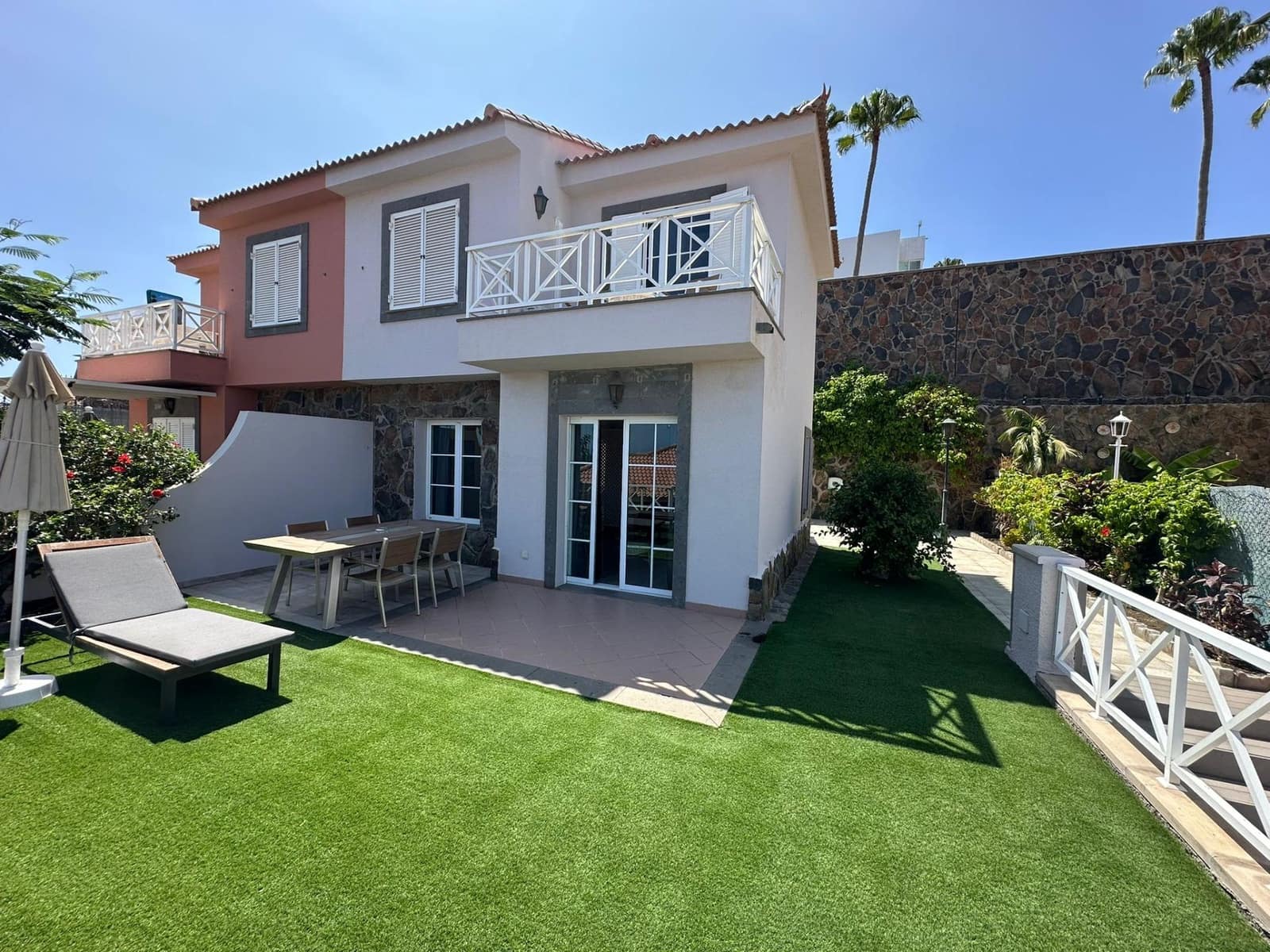 2 sypialnia Dom na sprzedaż w Playa del Ingles z basenem - 850 000 € (Ref: 9228834)