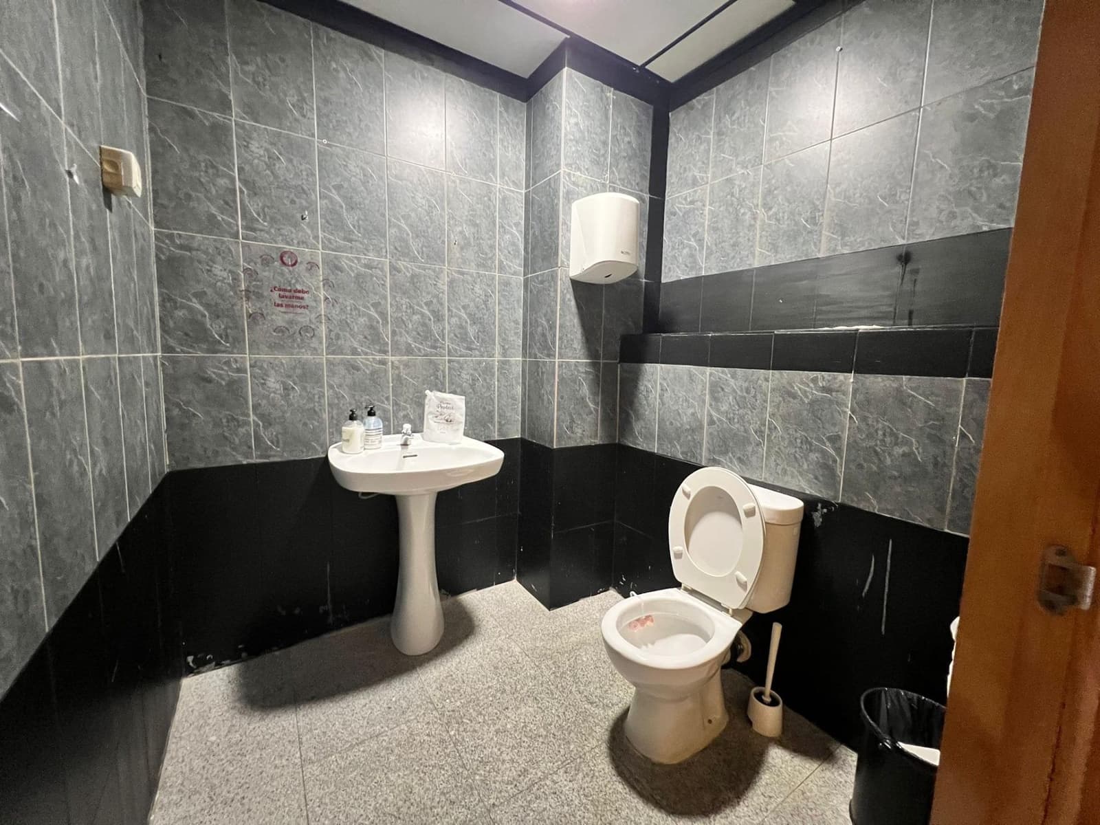 Virksomhed til leje i San Bartolome de Tirajana - € 1.600 (Ref: 9236855)