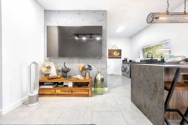 3 sypialnia Dom blizniak na sprzedaż w Campo Internacional, San Bartolomé de Tirajana z basenem - 890 000 € (Ref: 9236858)