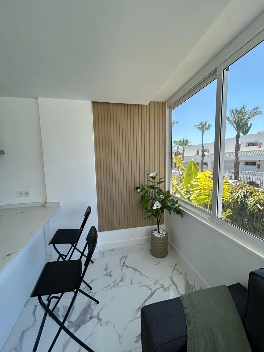 2 makuuhuone Huoneisto myytävänä paikassa San Bartolome de Tirajana mukana uima-altaan - 240 000 € (Ref: 9264468)