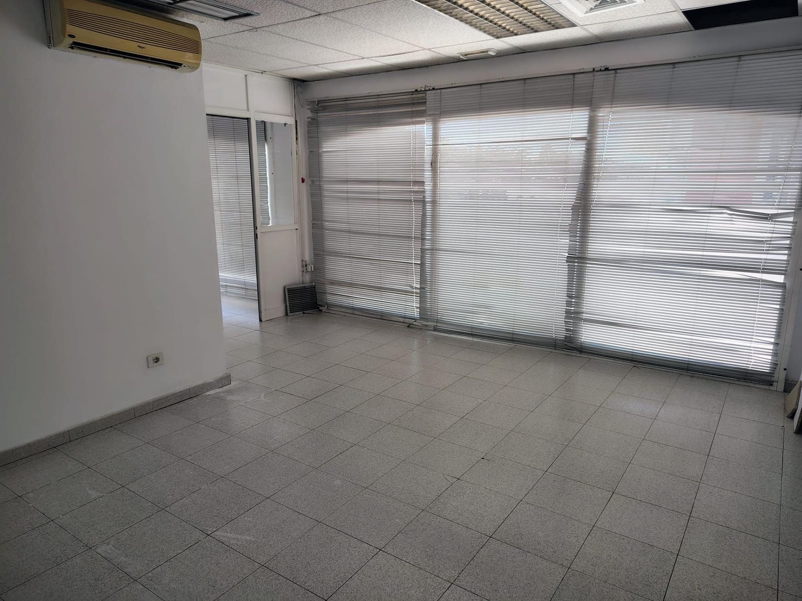 Kommersiell till salu i Maspalomas - 109 000 € (Ref: 9285180)