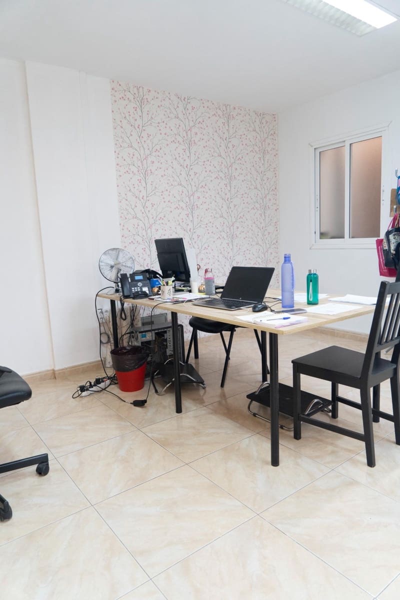 Kontor til salg i Santa Lucia de Tirajana - € 76.000 (Ref: 9303498)