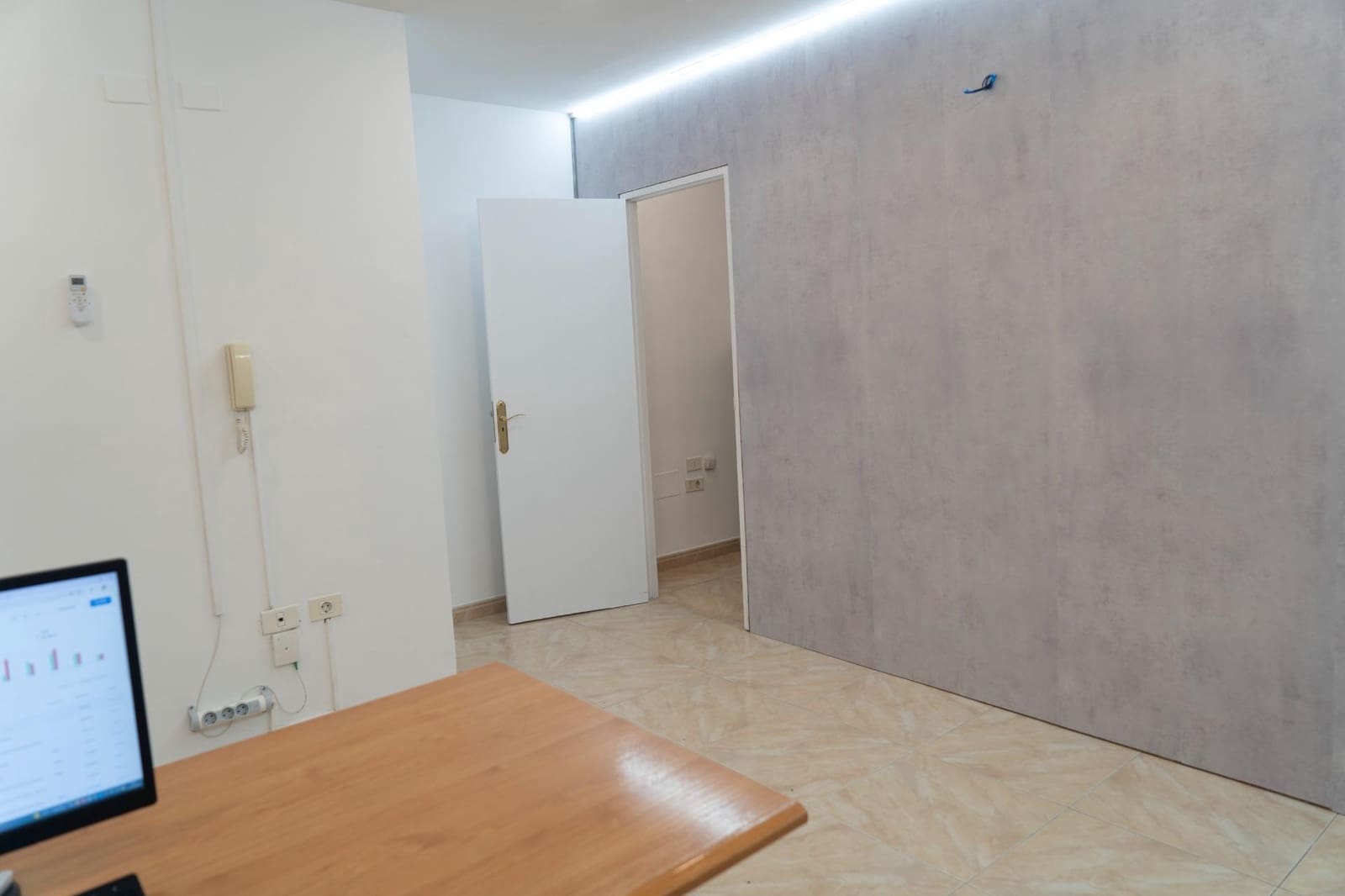 Kontor til salg i Santa Lucia de Tirajana - € 76.000 (Ref: 9303498)