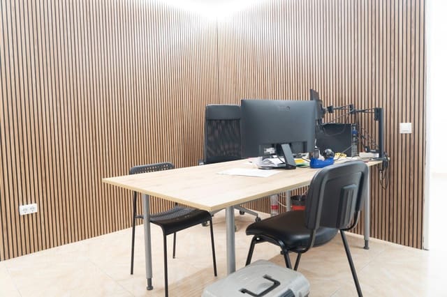 Kontor til salg i Santa Lucía de Tirajana - € 76.000 (Ref: 9303498)