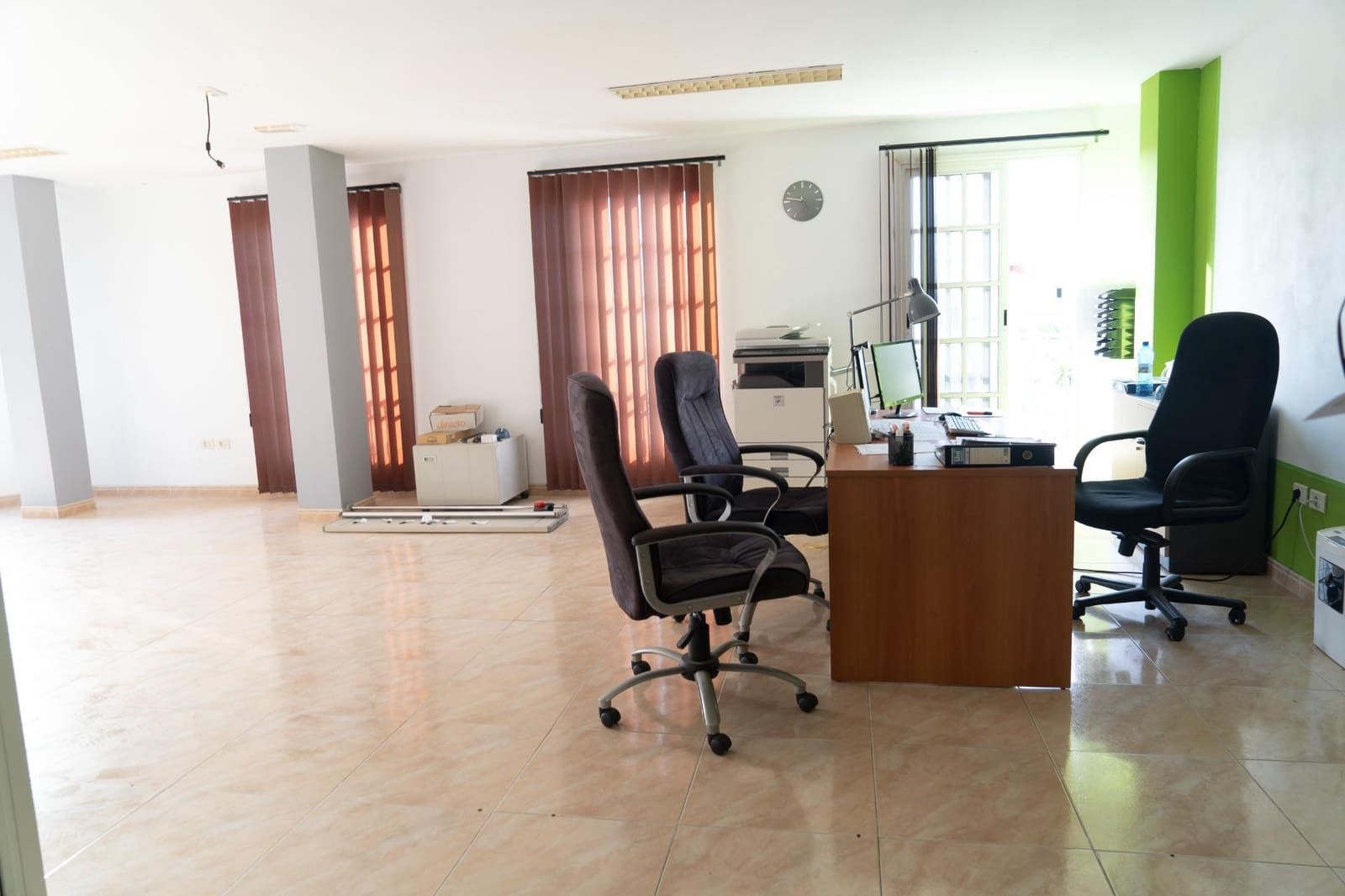 Kontor til salg i Santa Lucia de Tirajana - € 111.000 (Ref: 9303499)