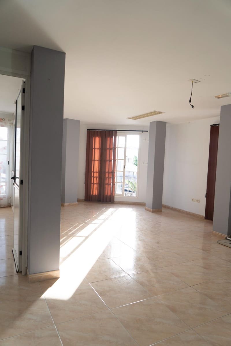 Kontor til salg i Santa Lucia de Tirajana - € 111.000 (Ref: 9303499)