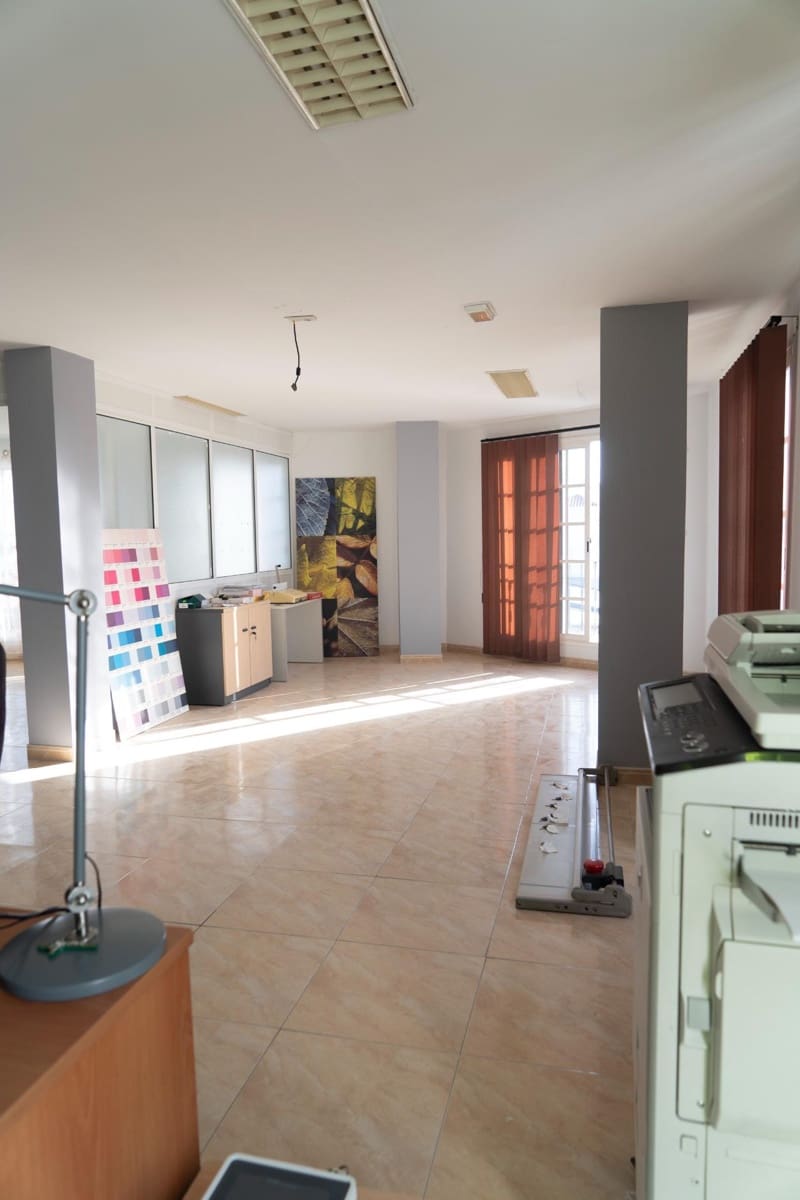 Kontor til salg i Santa Lucia de Tirajana - € 111.000 (Ref: 9303499)