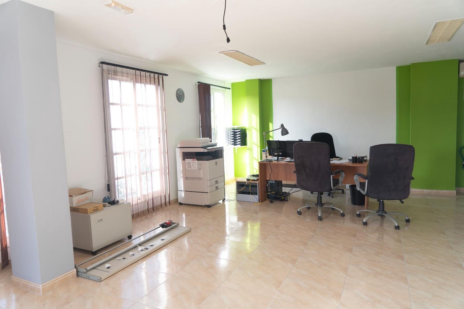 Kontor til salg i Santa Lucia de Tirajana - € 111.000 (Ref: 9303499)