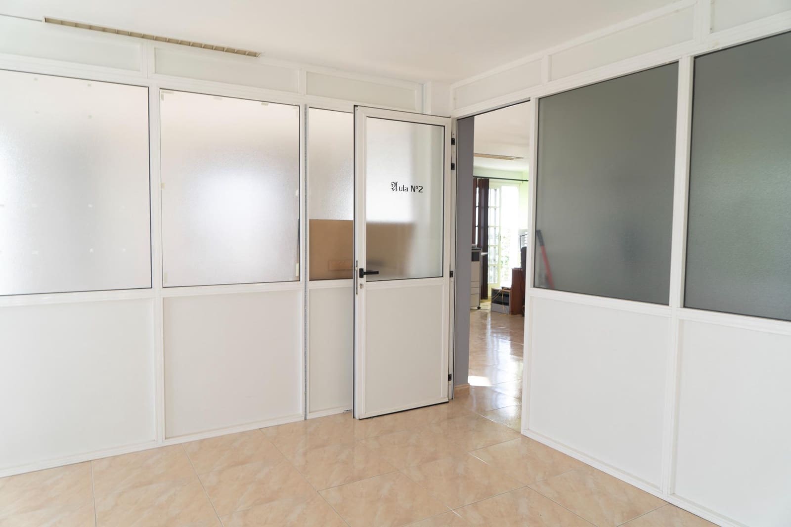 Kontor til salg i Santa Lucia de Tirajana - € 111.000 (Ref: 9303499)