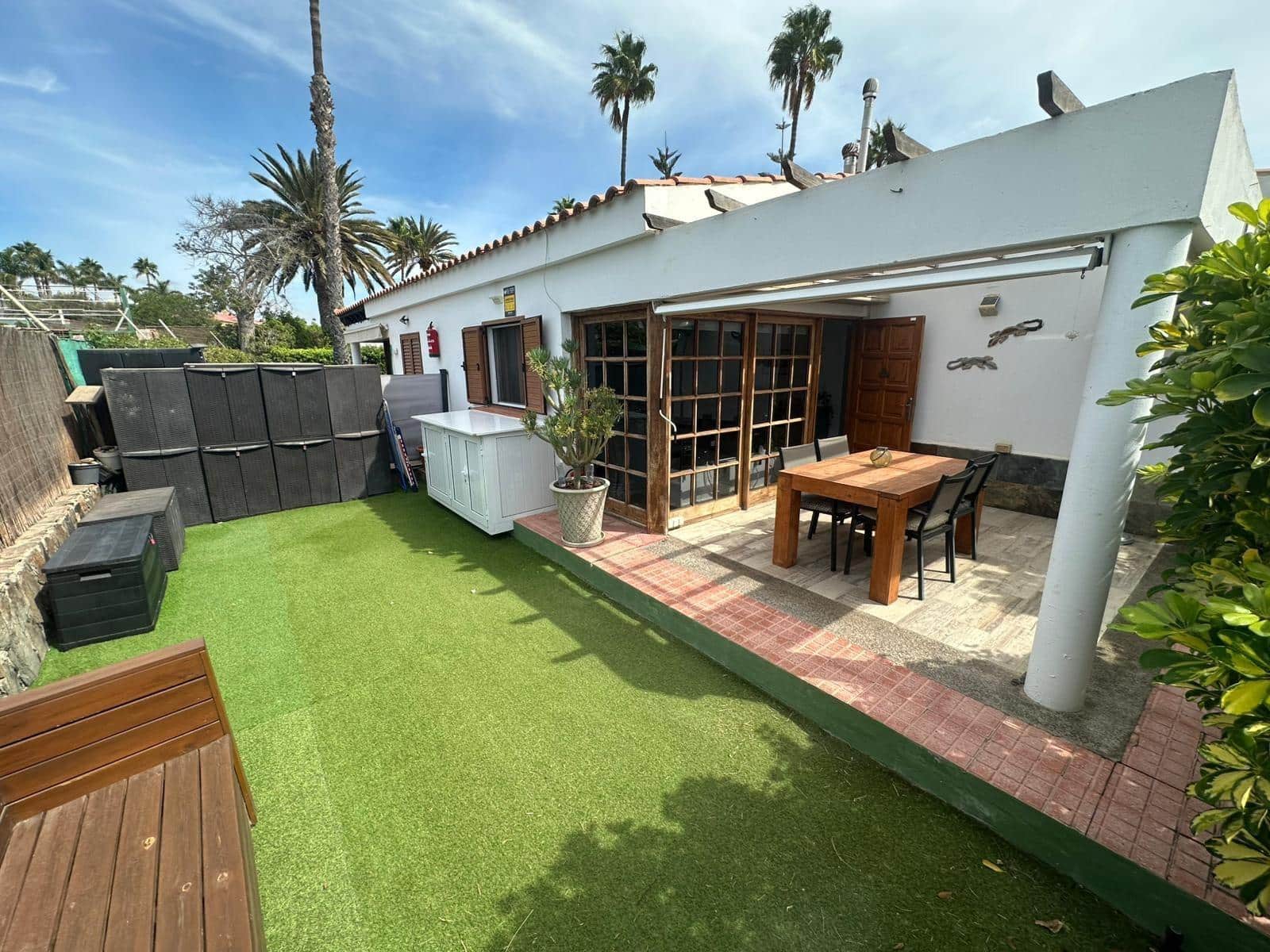 2 quarto Bungalow para venda em San Bartolome de Tirajana com piscina - 369 000 € (Ref: 9330609)