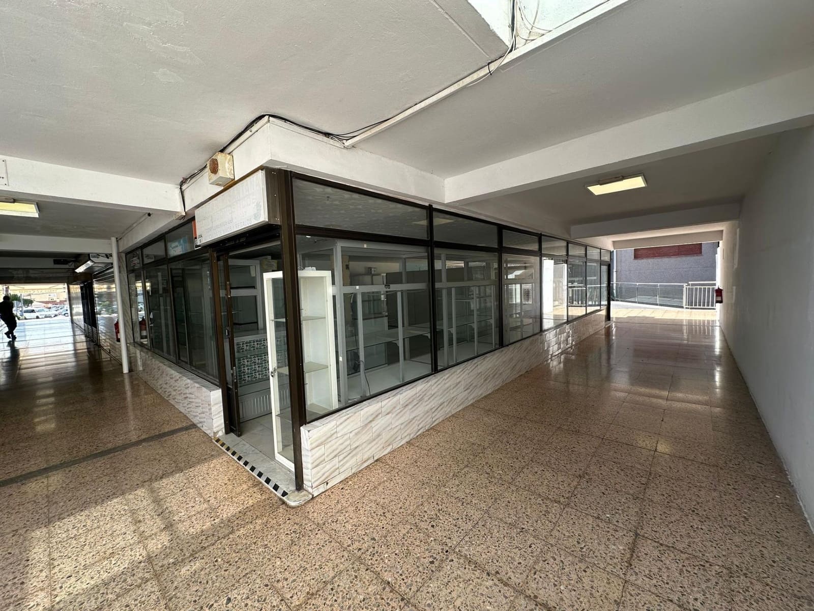 Commercial for sale in San Bartolome de Tirajana - € 110,000 (Ref: 9375288)