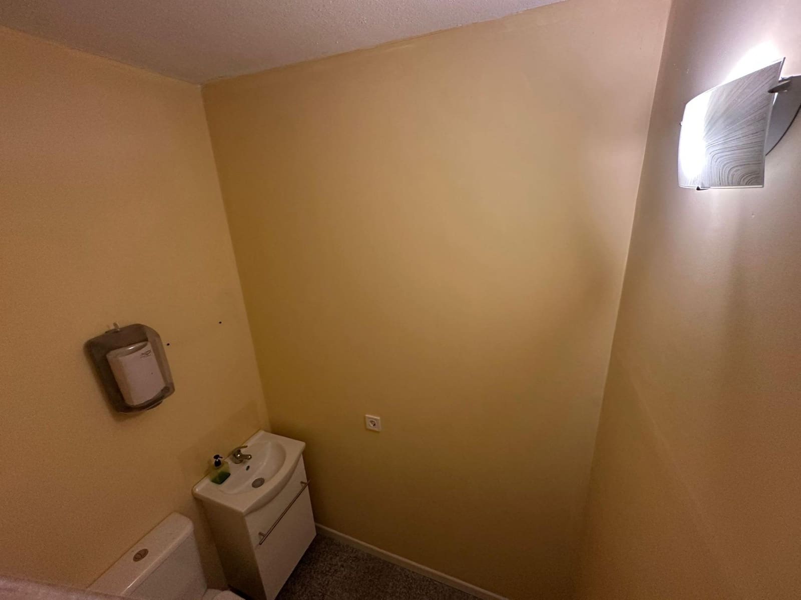 Commercial for sale in San Bartolome de Tirajana - € 125,000 (Ref: 9390822)