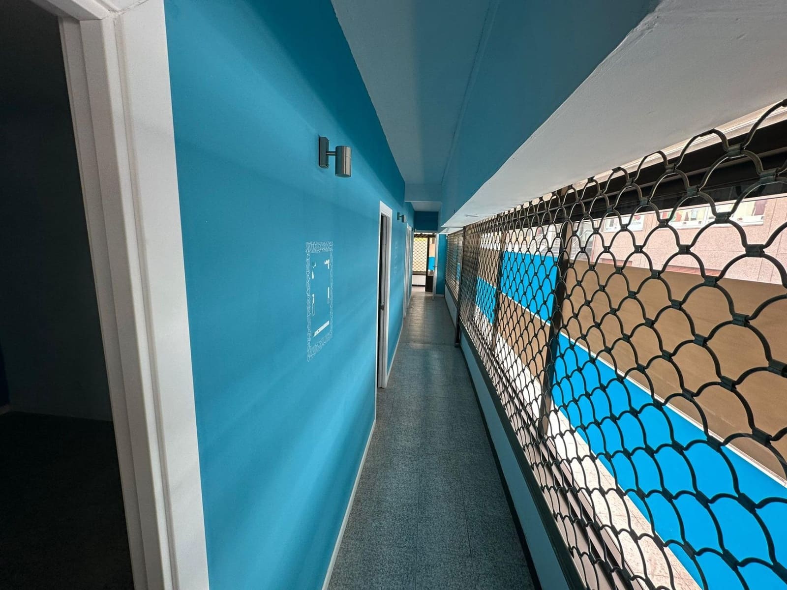 Commercial for sale in San Bartolome de Tirajana - € 125,000 (Ref: 9390822)