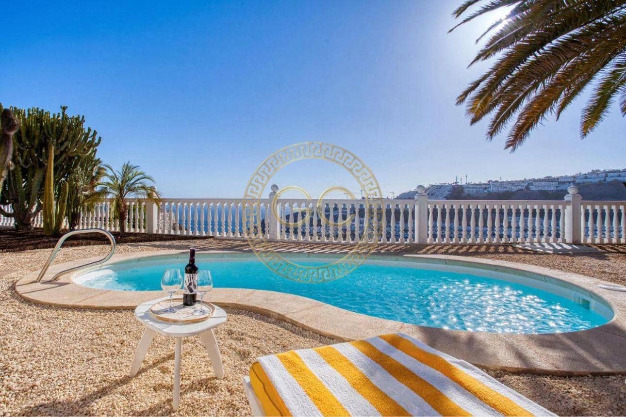 Villa/Maison de 3 chambres à louer à Puerto Rico avec piscine - 4 500 € (Ref: 9406801)