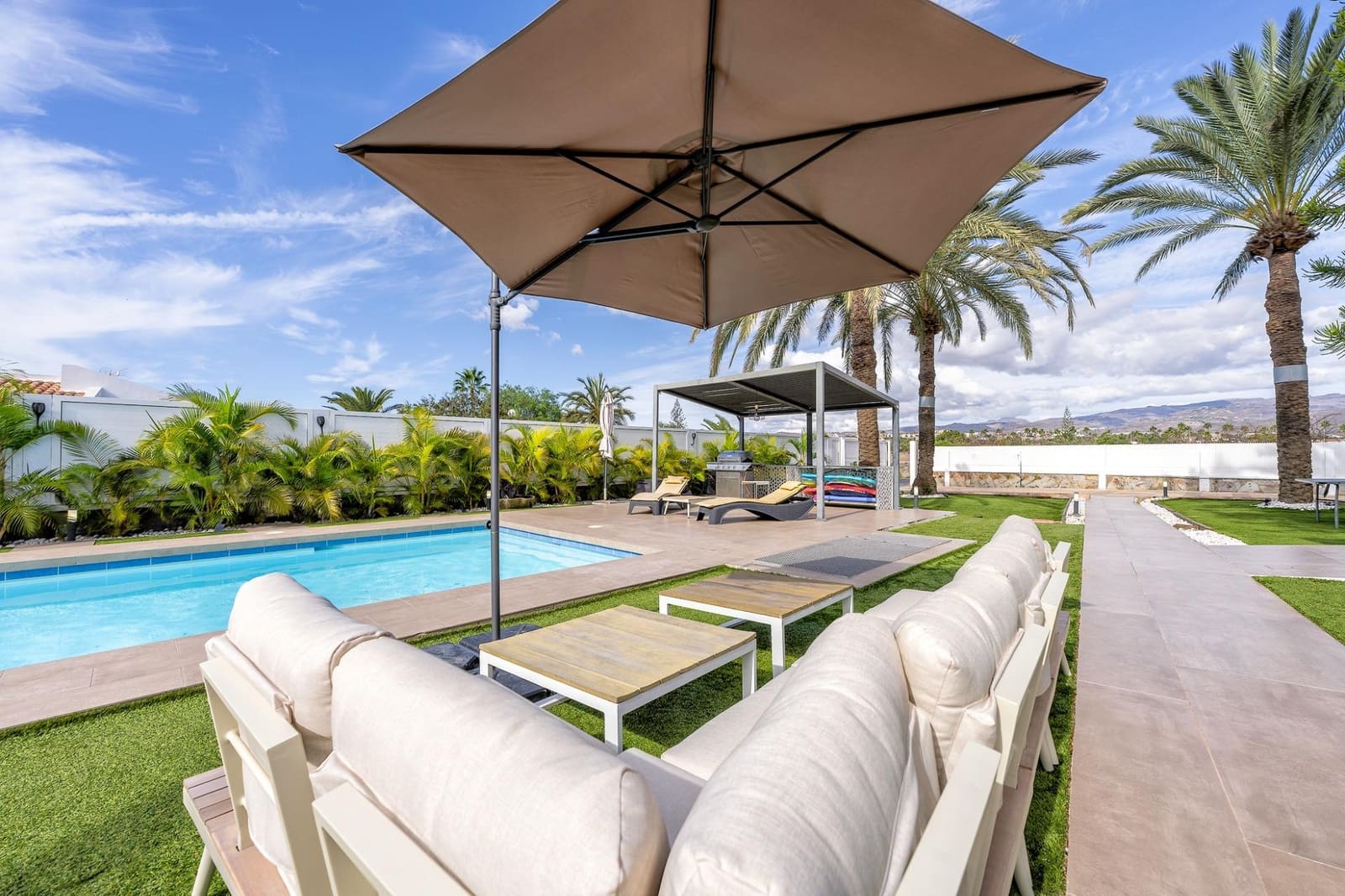 6 quarto Moradia para venda em San Bartolome de Tirajana com piscina - 2 490 000 € (Ref: 9431052)