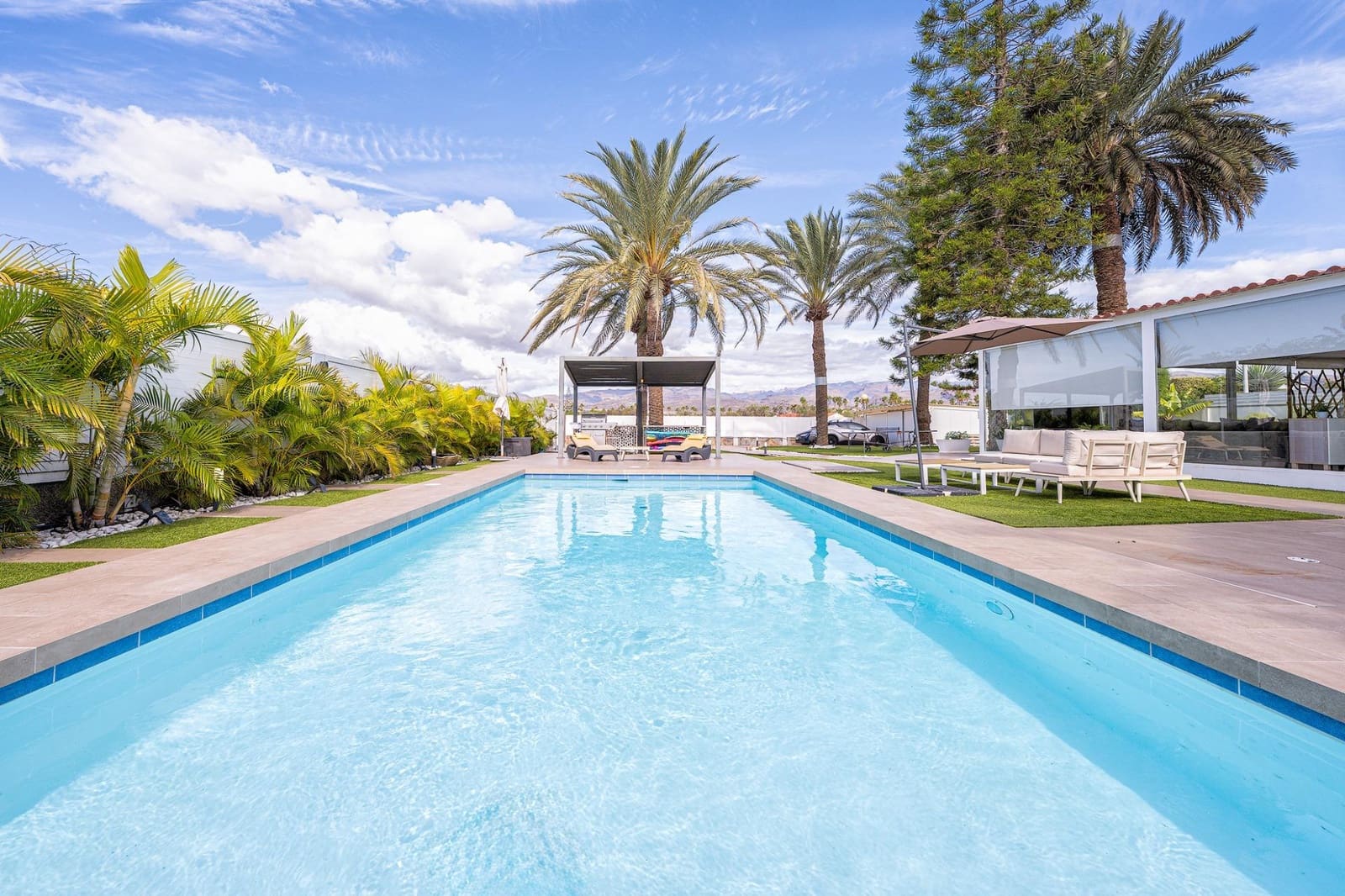 6 quarto Moradia para venda em San Bartolome de Tirajana com piscina - 2 490 000 € (Ref: 9431052)