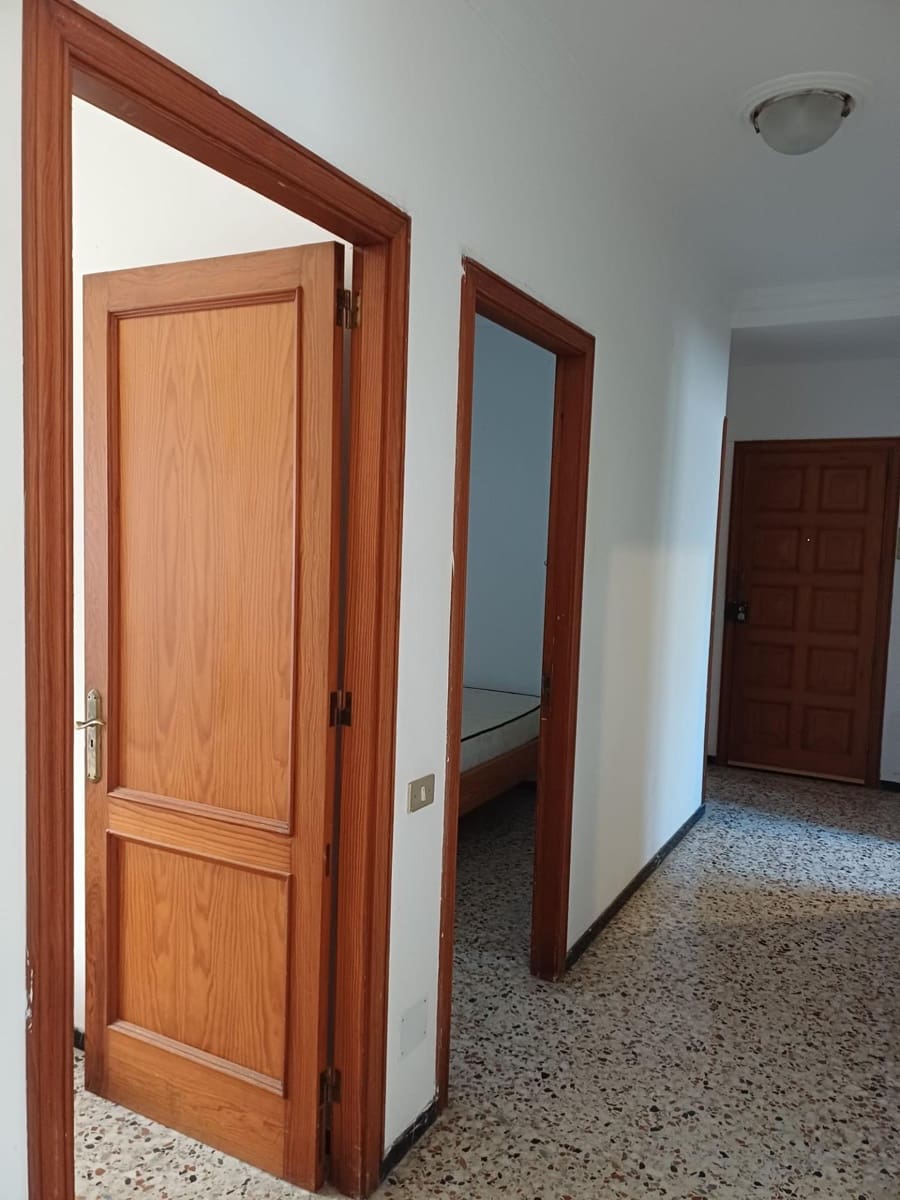 3 sypialnia Mieszkanie do wynajęcia w Las Palmas de Gran Canaria - 1 050 € (Ref: 9462049)