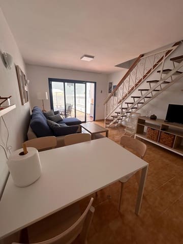 2 makuuhuone Huoneisto vuokrattavana paikassa Playa del Inglés, San Bartolomé de Tirajana mukana uima-altaan - 1 200 € (Ref: 9524267)