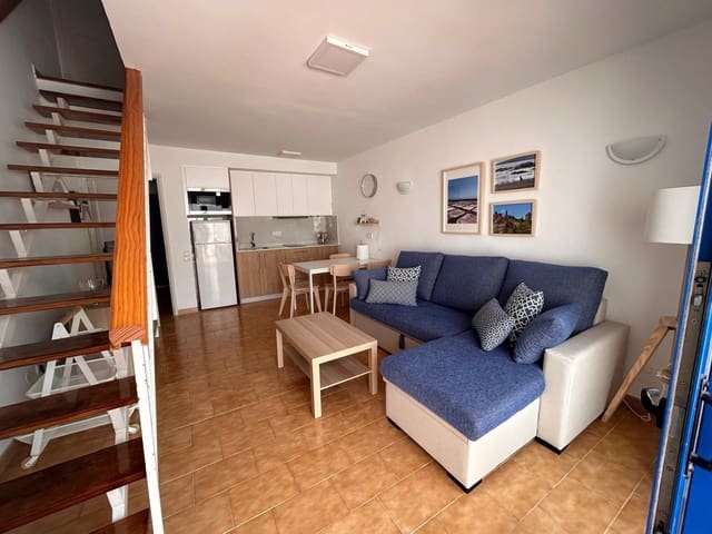 2 makuuhuone Huoneisto vuokrattavana paikassa Playa del Inglés, San Bartolomé de Tirajana mukana uima-altaan - 1 200 € (Ref: 9524267)