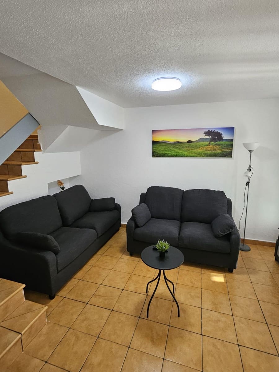 Apartamento de 2 habitaciones en Puerto Rico en alquiler - 1.000 € (Ref: 9599493)