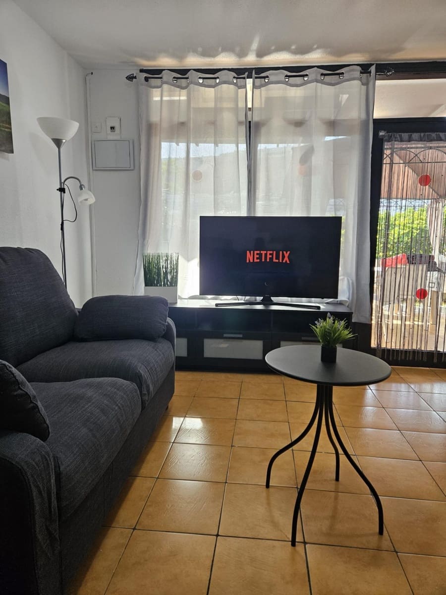Apartamento de 2 habitaciones en Puerto Rico en alquiler - 1.000 € (Ref: 9599493)