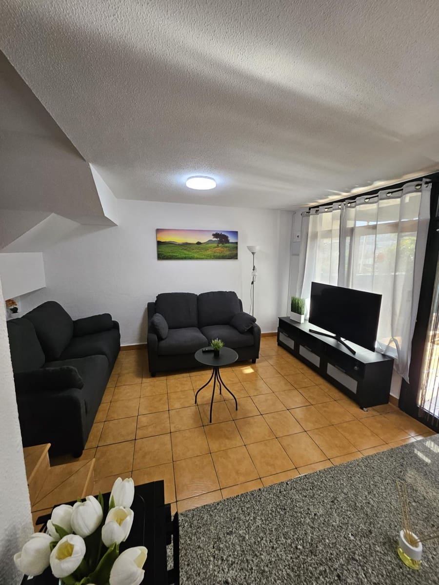 Apartamento de 2 habitaciones en Puerto Rico en alquiler - 1.000 € (Ref: 9599493)