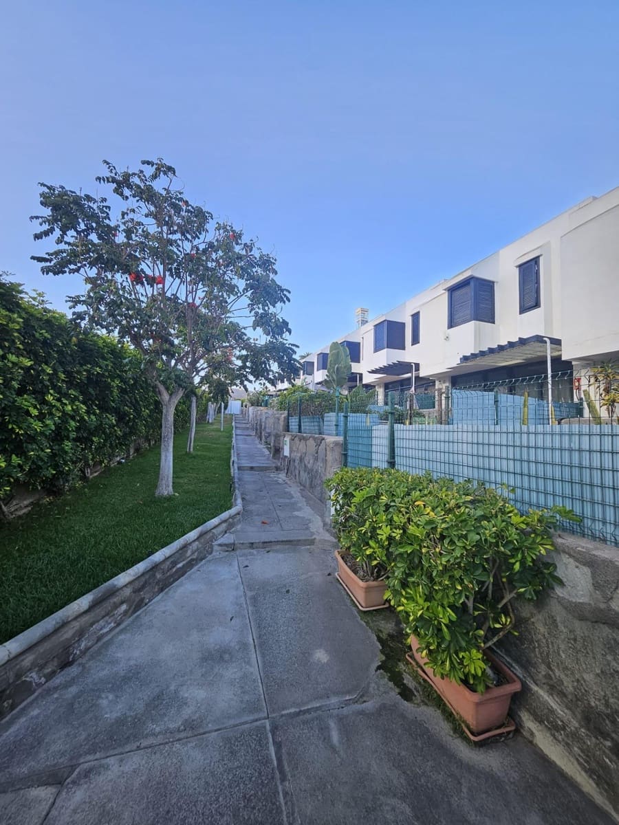 Apartamento de 2 habitaciones en Puerto Rico en alquiler - 1.000 € (Ref: 9599493)