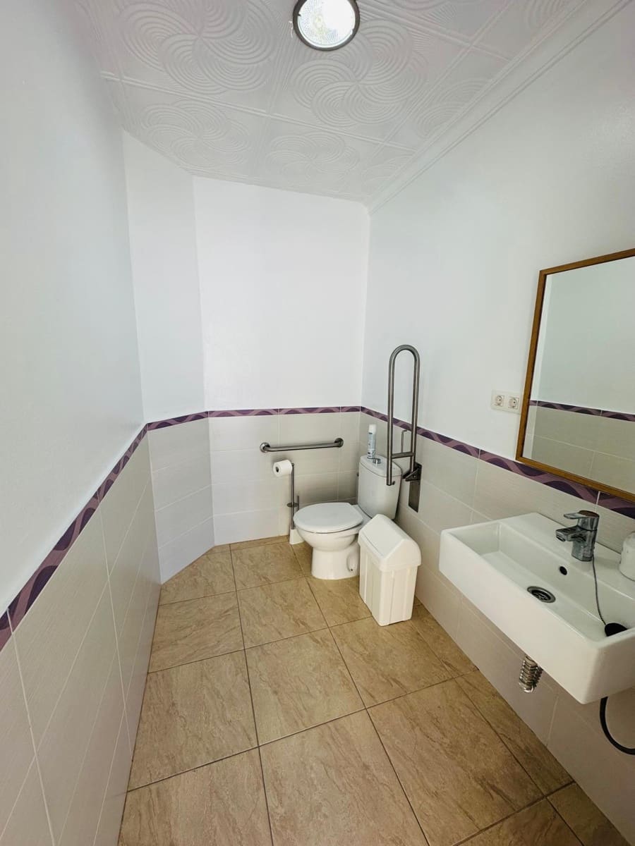 Comercial para venda em San Bartolome de Tirajana - 126 500 € (Ref: 9627461)