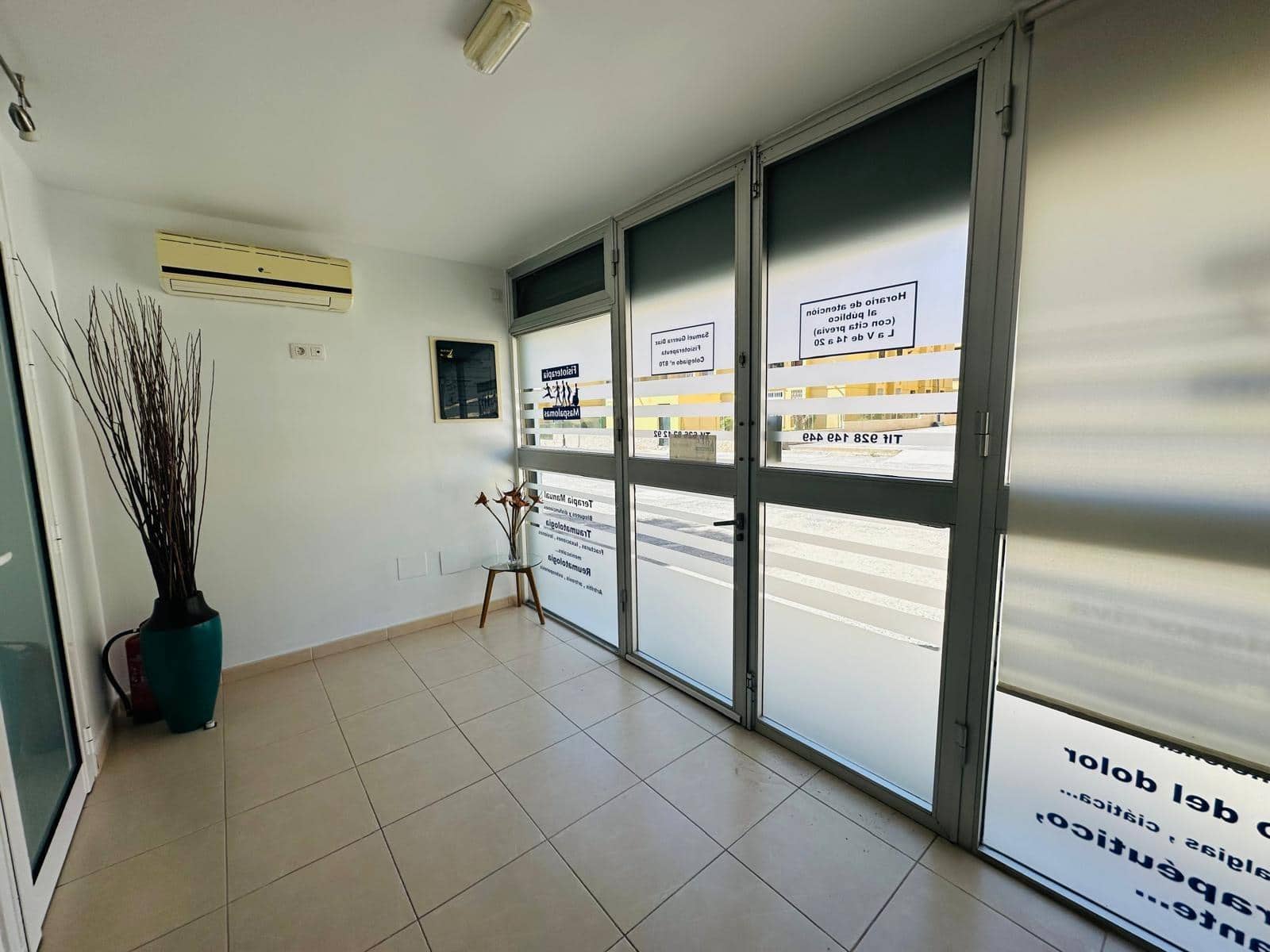 Comercial para venda em San Bartolome de Tirajana - 126 500 € (Ref: 9627461)