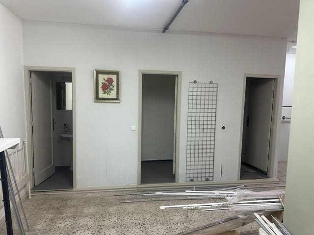 Kommersiell att hyra i San Bartolomé de Tirajana - 600 € (Ref: 9637529)